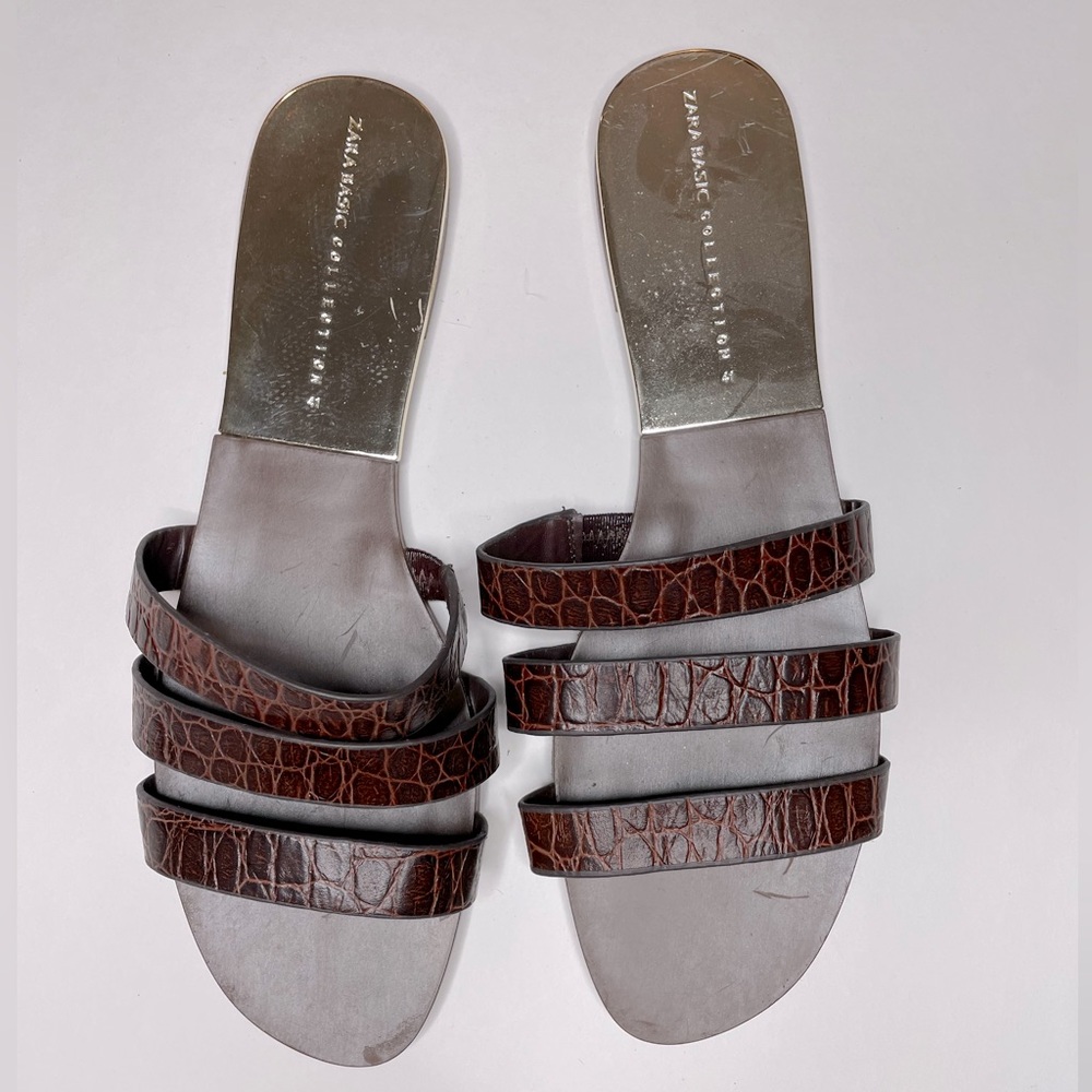 Zara Women Animal print leather flat sandals